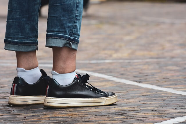 5 częstych problemów ze stopami, których można uniknąć nosząc buty zdrowotne