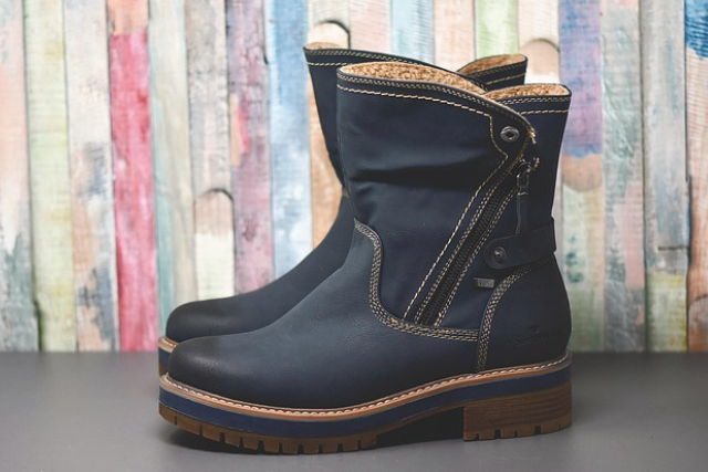 Granatowe buty zdrowotne na chłodniejsze dni