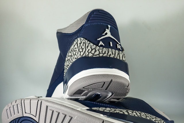granatowe buty air